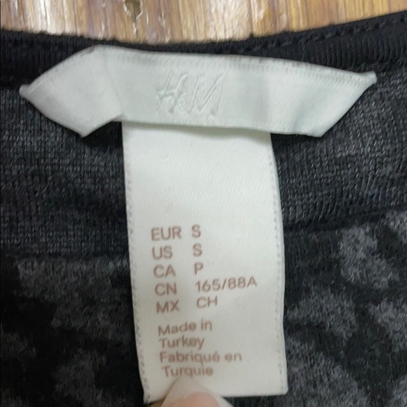 Leopard Pull Over - Picture 2 of 3